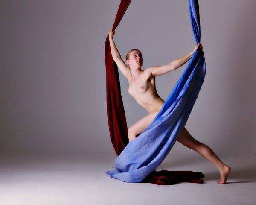 julie dancer waterhouse striking silks Simon Q. Walden, FilmPhotoAcademy.com, sqw, FilmPhoto, photography